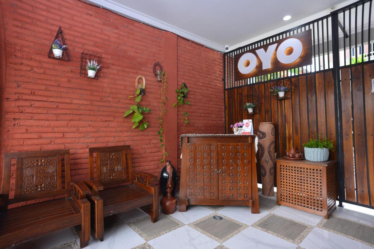 Oyo 583 Puri Gejayan Asri Syariah Hotell Kejayan Exteriör bild